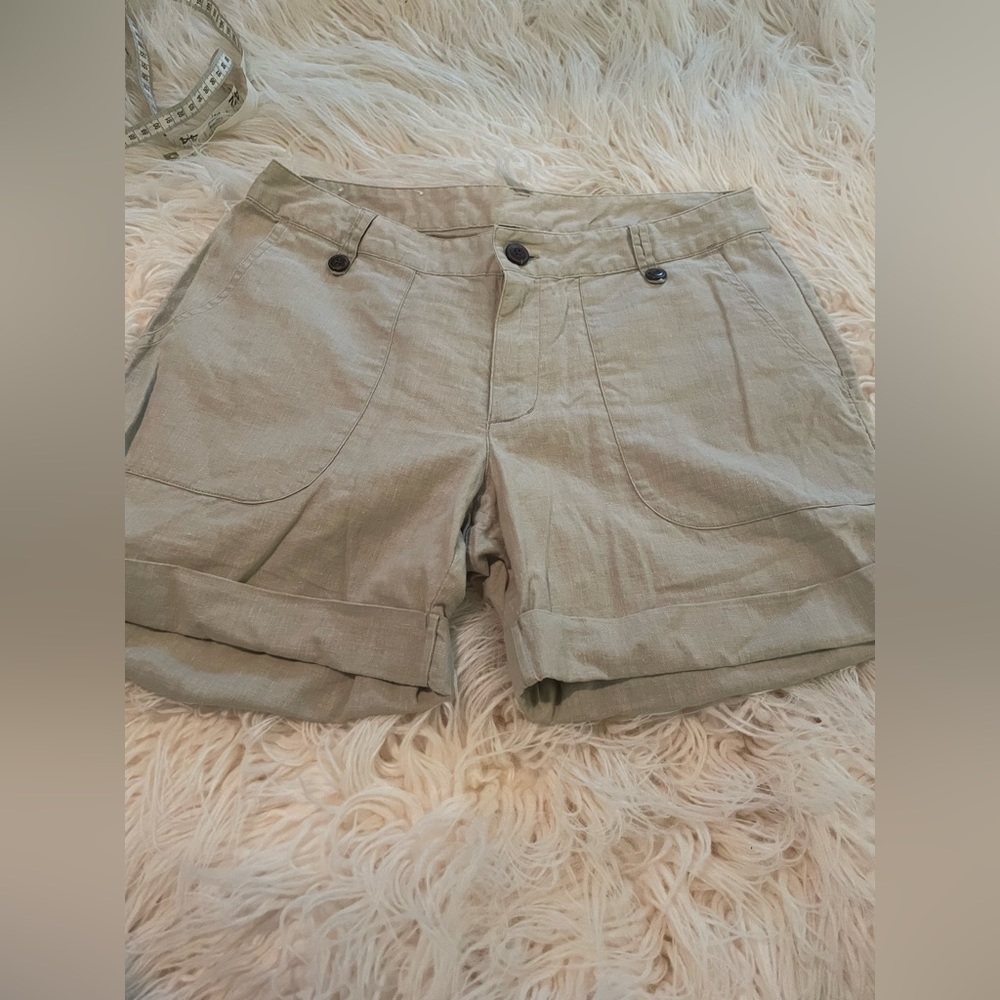 Patagonia women’s shorts size 6 hemp and cotton blend 5 inch inseam with pockets
